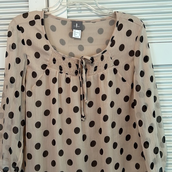 Polka Dot Tie Front Blouse ⚫️⚫️⚫️ - Picture 3 of 6